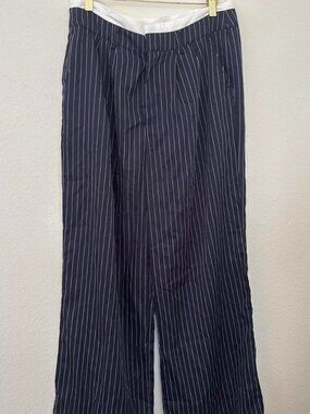 NWT Navy blue with white pinstripe wide leg pants in a L